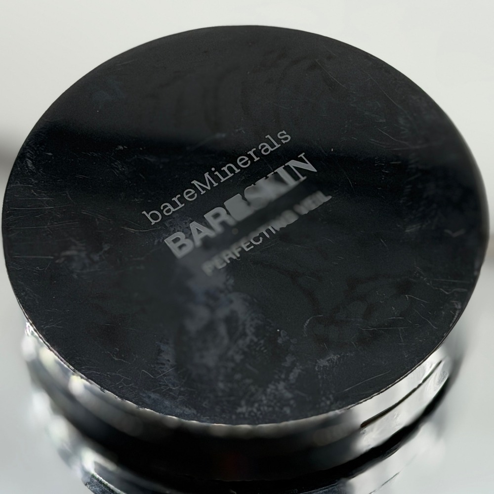 bareMinerals BARESKIN Perfecting Veil Illuminating Finishing Powder 9g 0.3oz